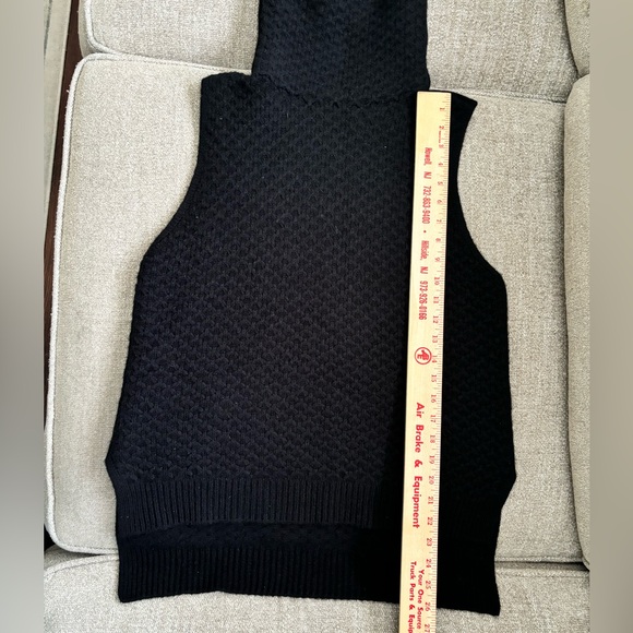 ✨ZADIG & VOLTAIRE GRACE DELUXE TURTLENECK SLEEVELESS 100% CASHMERE SWEATER NOIR - Picture 9 of 11
